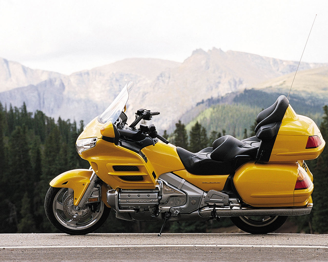 Honda Gold Wing 1280x1024 c654 Tapety na pulpit